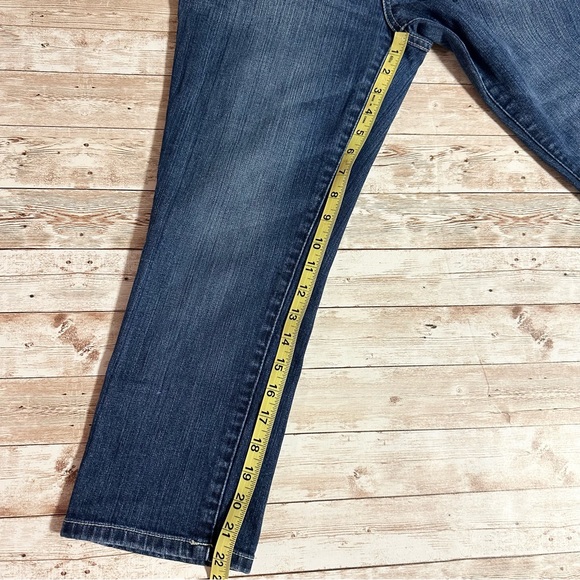 Aeropostale Low-Rise Capri Jeans - sz 9/10 - Picture 6 of 6